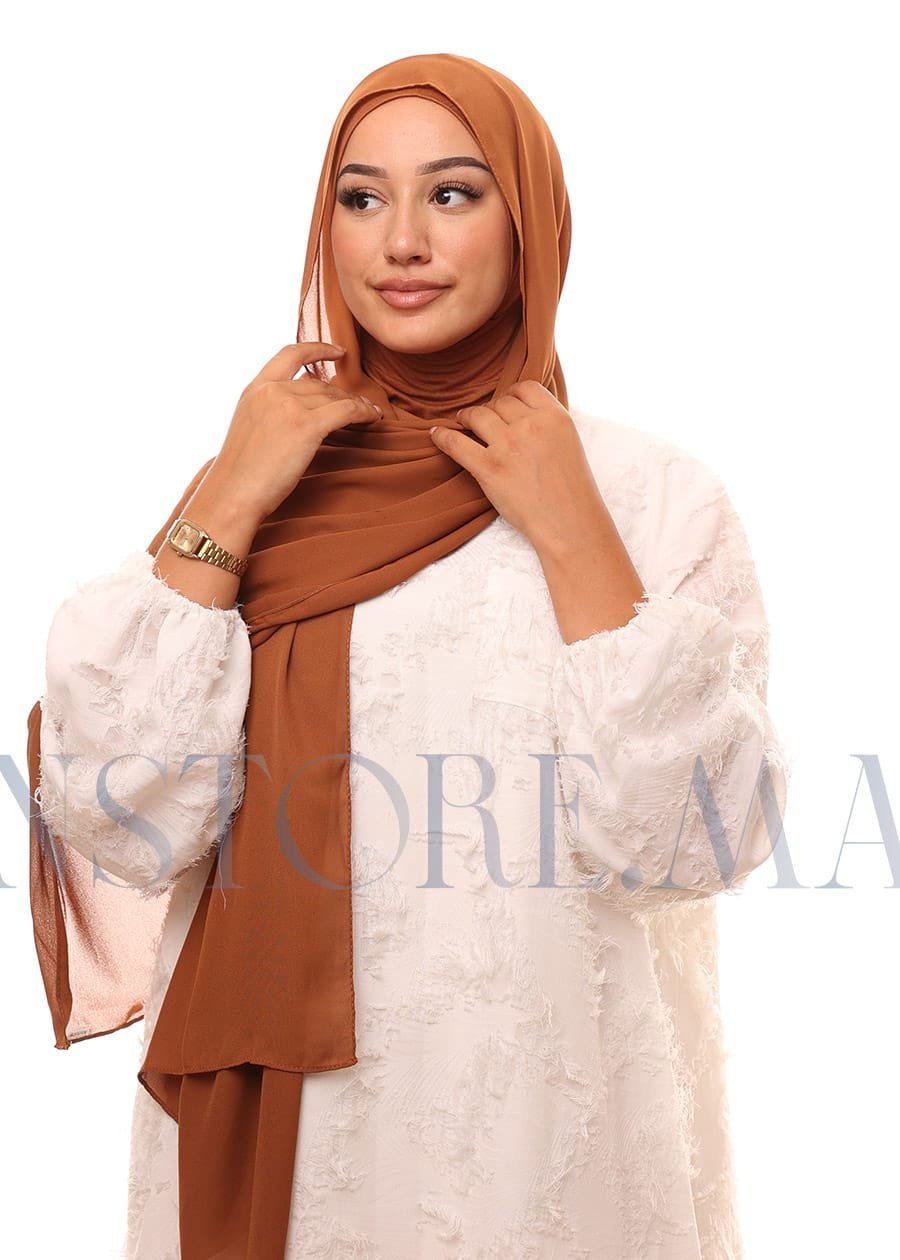 شال كريب حريري بالبوني "النينجا" - بني كراميل غامق