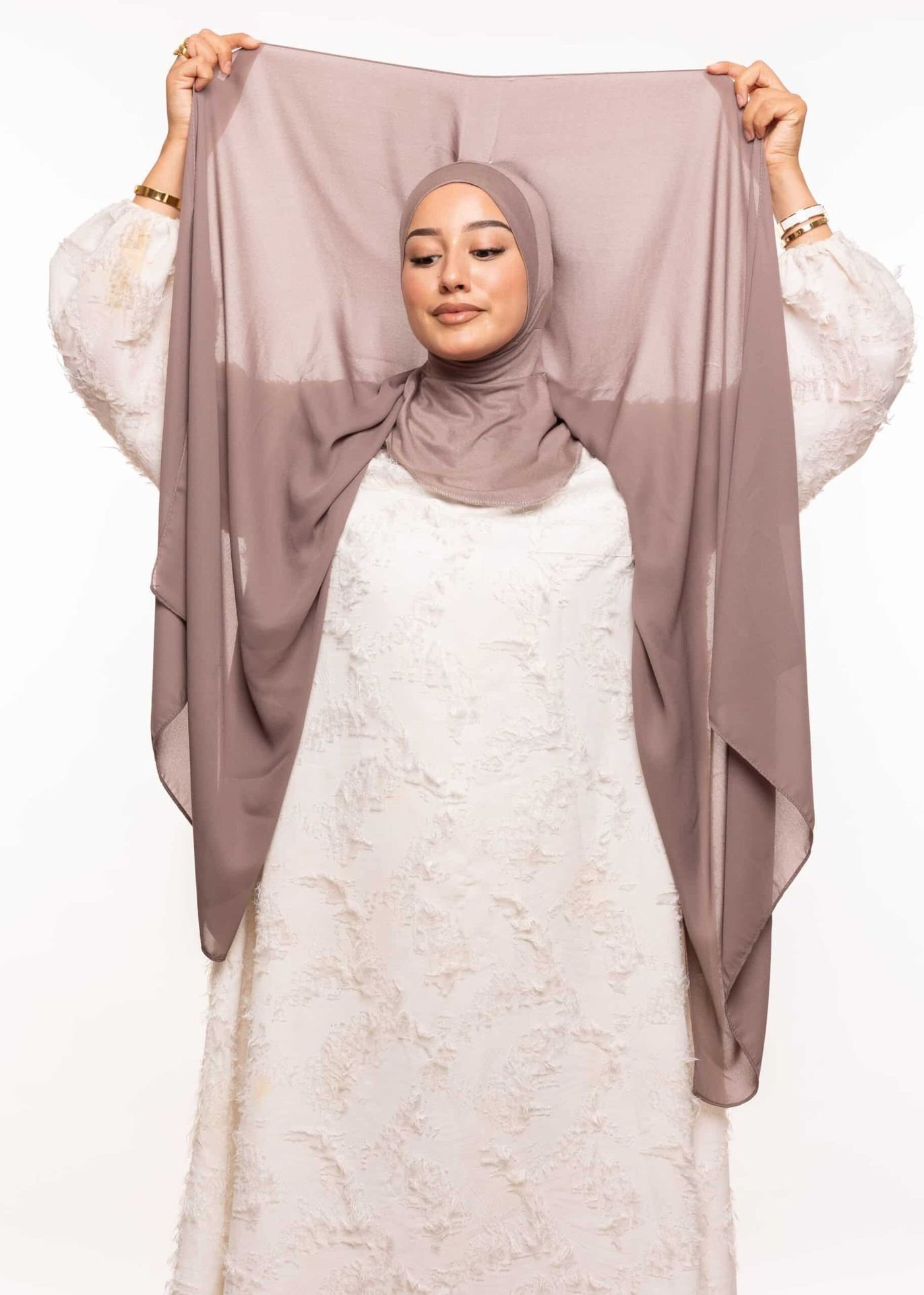 شال كريب حريري بالبوني " النينجا "  - بيج رمادي داكن